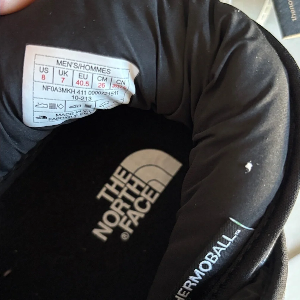 The North Face Thermoball Traction Unisex  Gray  Quilted Boots NWT Size 8M 9.5Wm